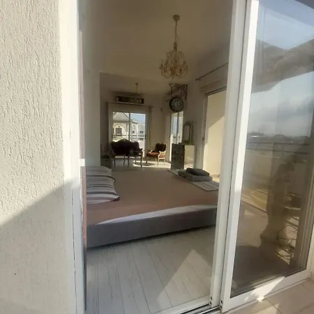 Central 1 Bedroom Lux Apartment Larnaca Exterior photo